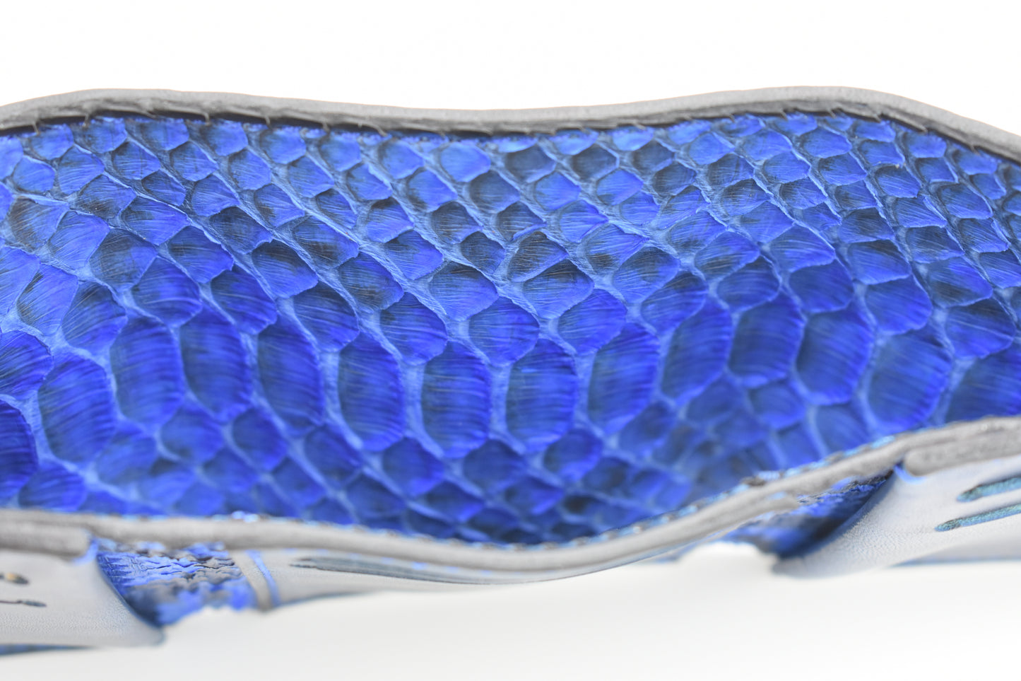 TRIFOLD SHARK WITH PYTH0N INLAY